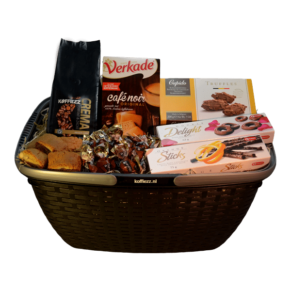 Luxe cadeaupakket met koffie, chocolade en koekjes, verpakt in een stijlvolle geschenkmand