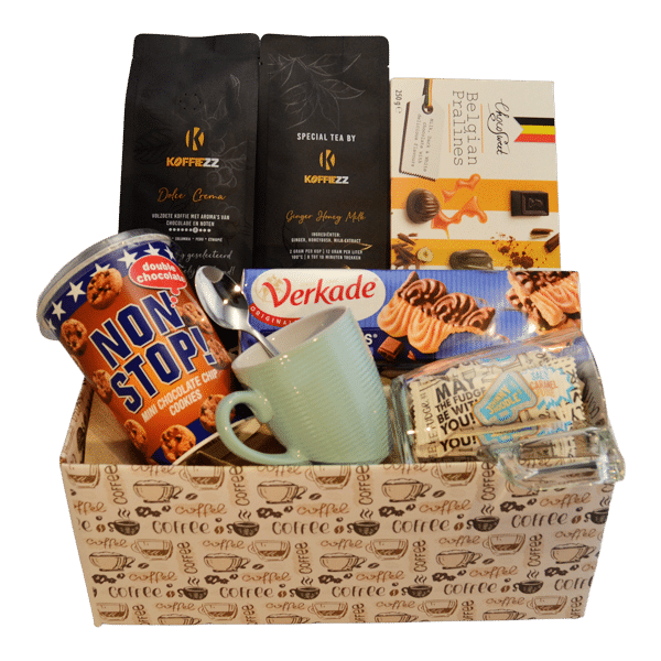 Luxe cadeaupakket met koffie, thee, mok, chocolade, koekjes en snoepjes verpakt in een stijlvolle geschenkdoos