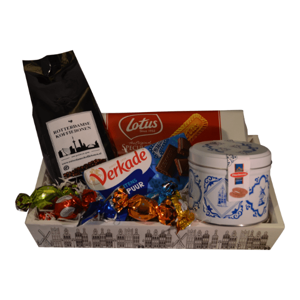 Cadeaupakket met Rotterdamse koffiebonen, stroopwafels, chocolade en koekjes verpakt in een stijlvol houten krat