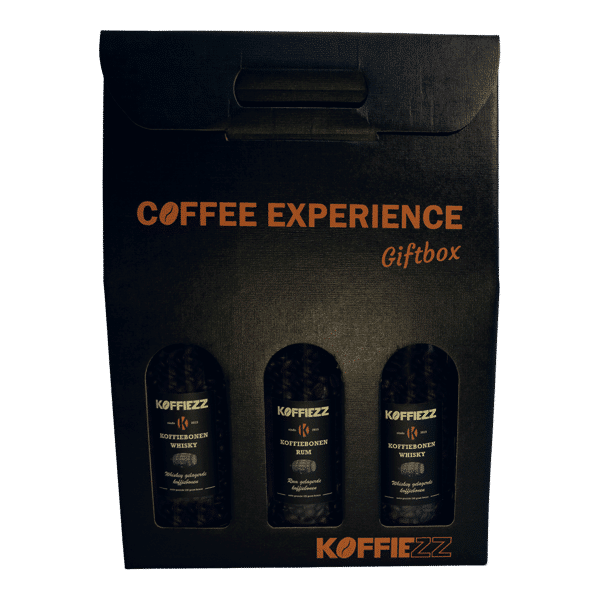 Stoere geschenkdoos met een flesje koffiebonen rum en twee flesjes koffiebonen whisky